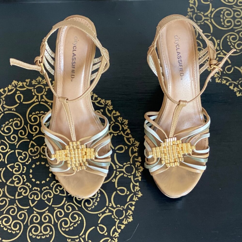 City Classified Tan Wedge Sandals with Gold Detailing, size 8